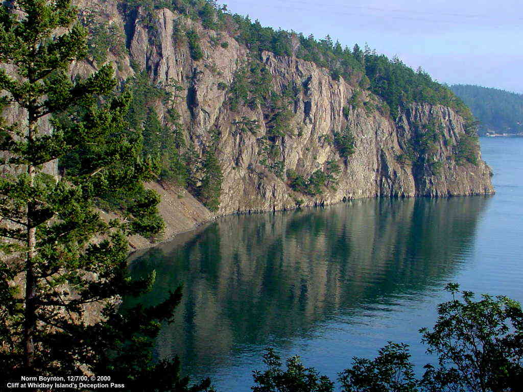 Cliff at Deception Pass on Whidbey Island
- 1024 x 768